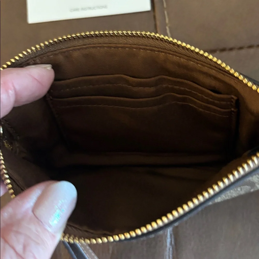 Coach Signature Brown‎ Wristlet
